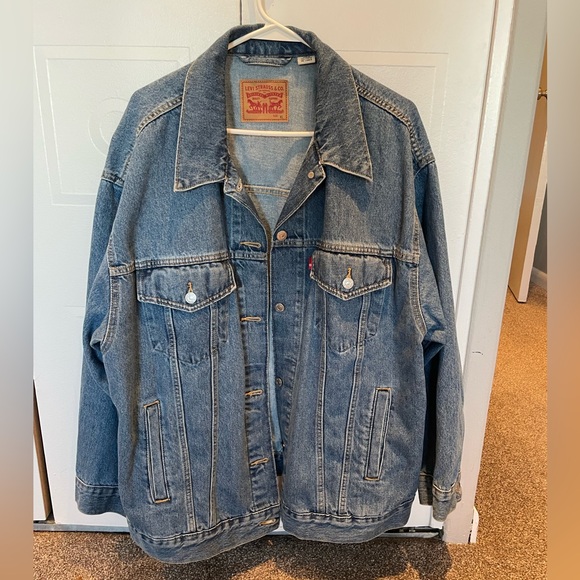Levi's Jackets & Blazers - Levi's Women’s Oversized Blue Denim Jacket